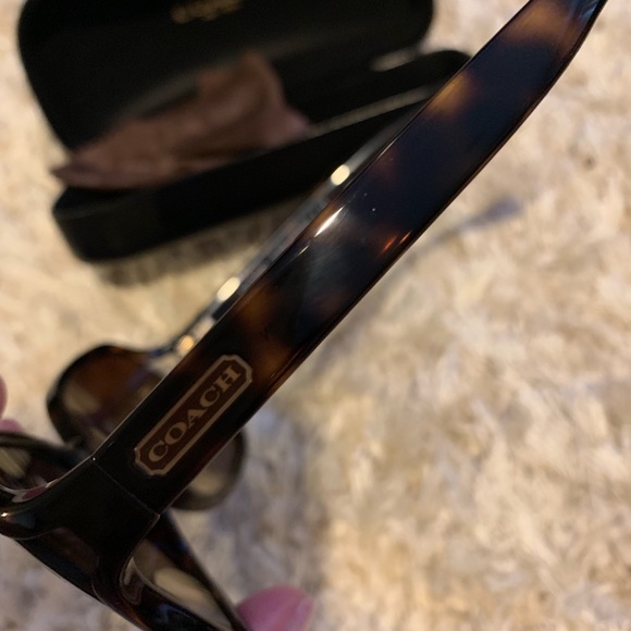 Coach Sunglasses - Picture 4 of 5